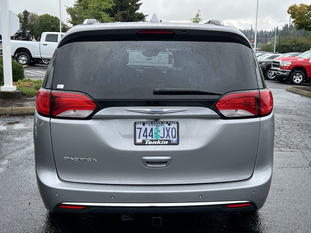 2017 Chrysler Pacifica Touring Plus photo 5