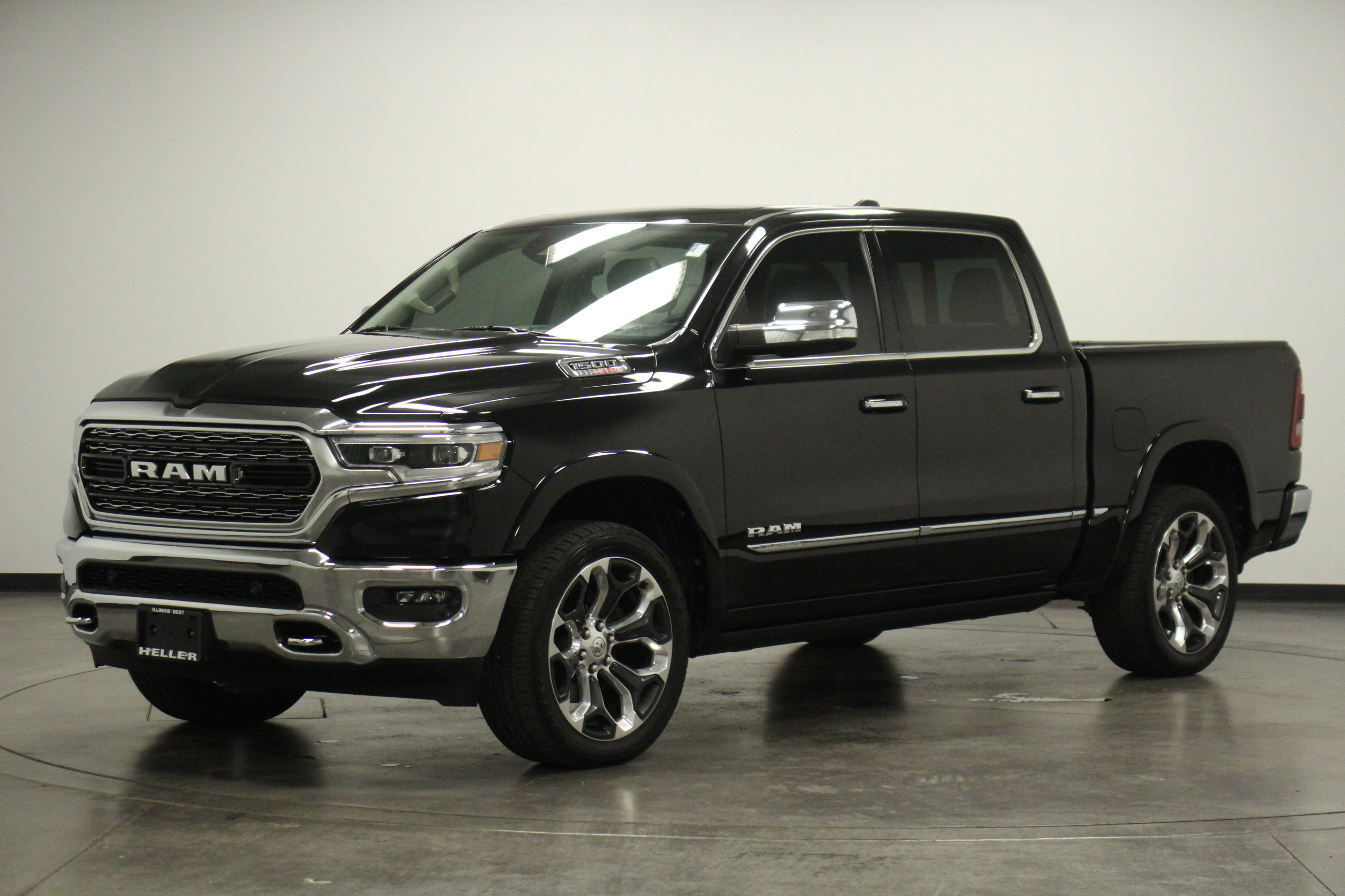 2022 Ram 1500 Limited photo 3