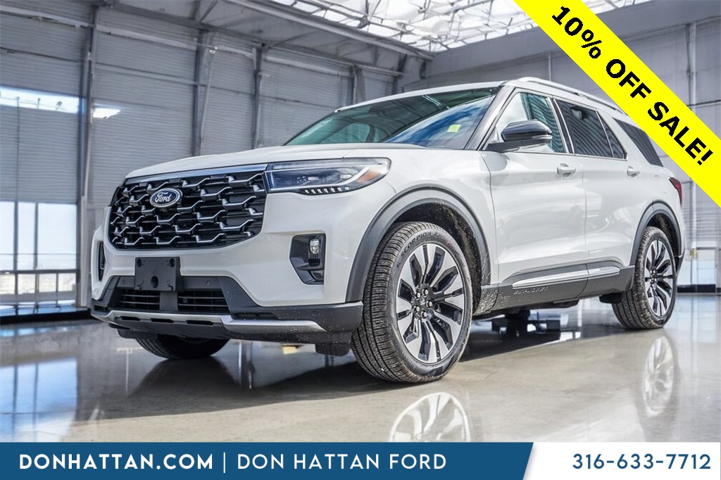 2026 Ford Explorer Platinum's photo