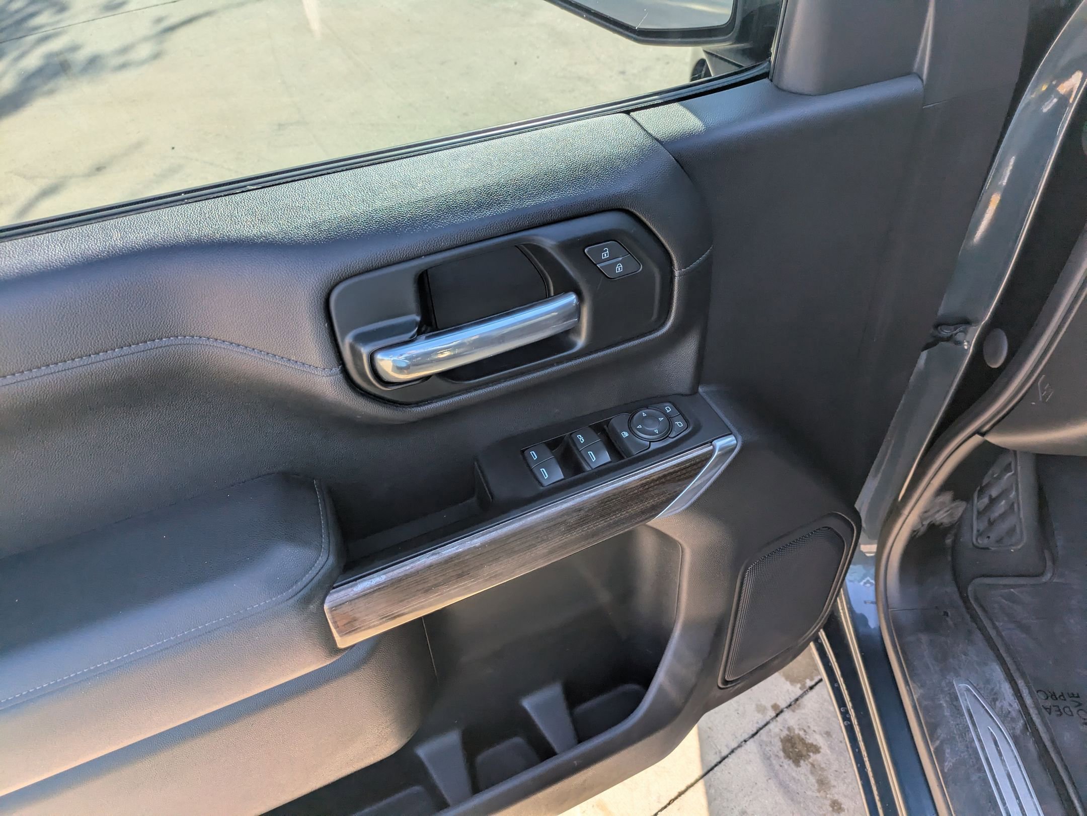 2020 Chevrolet Silverado 1500 LT photo 10
