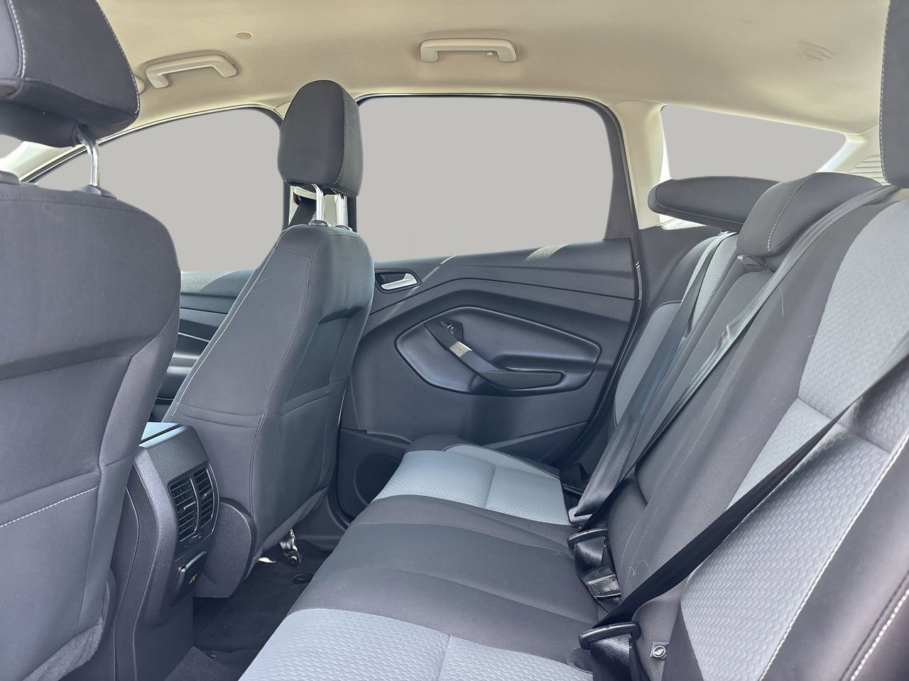 2017 Ford C-Max Hybrid SE photo 16