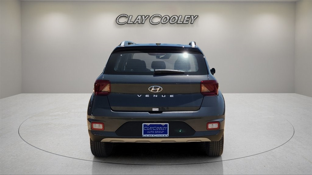 2025 Hyundai Venue Limited photo 3