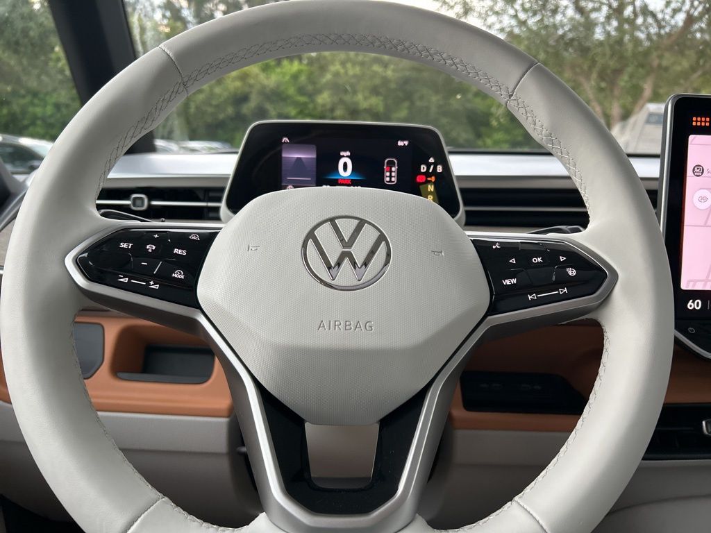 2025 Volkswagen ID. Buzz Pro Plus photo 16