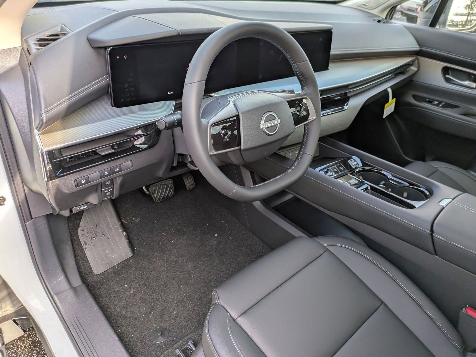 2025 Nissan Murano SL photo 2