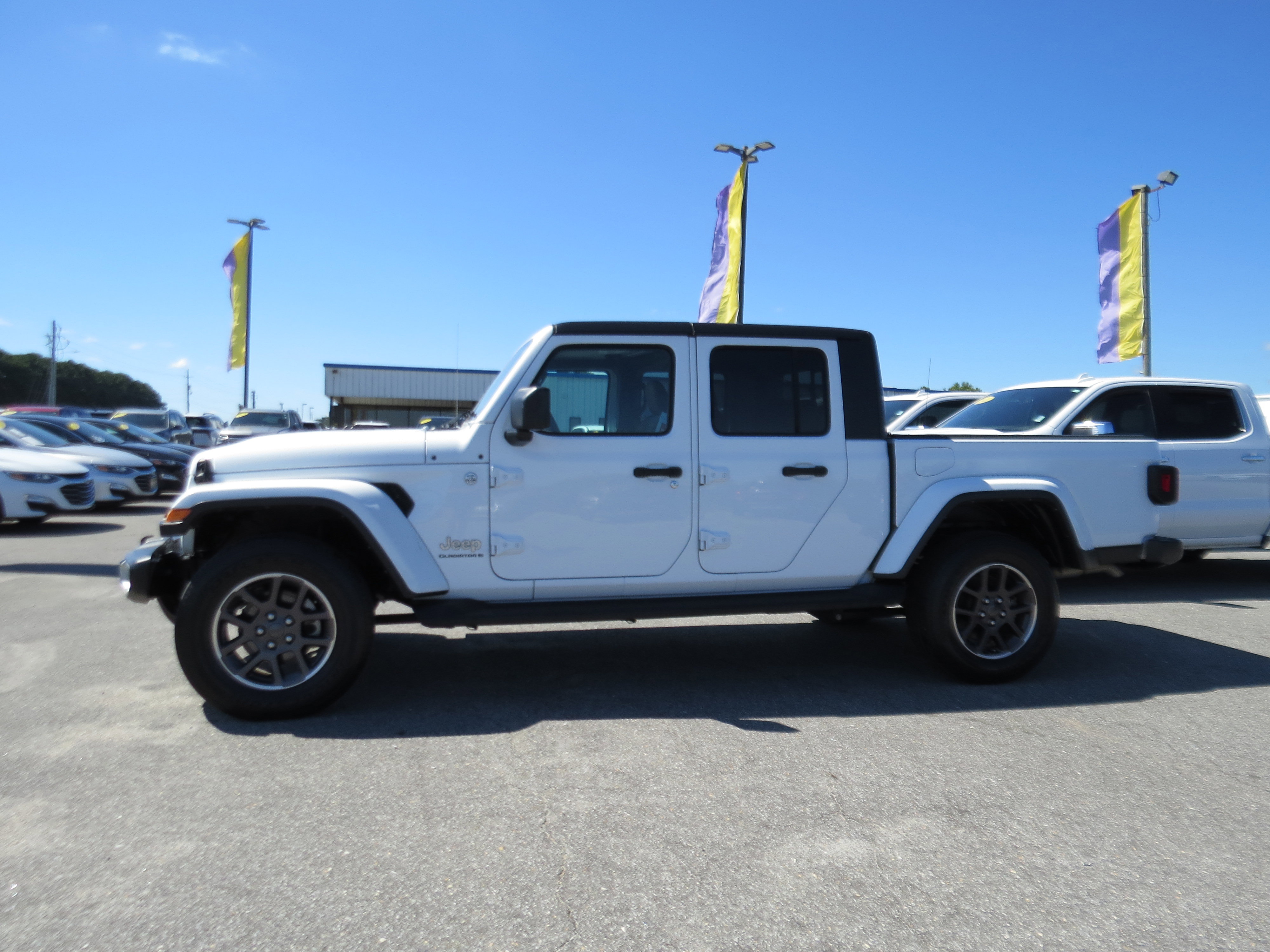 2023 Jeep Gladiator Overland photo 13