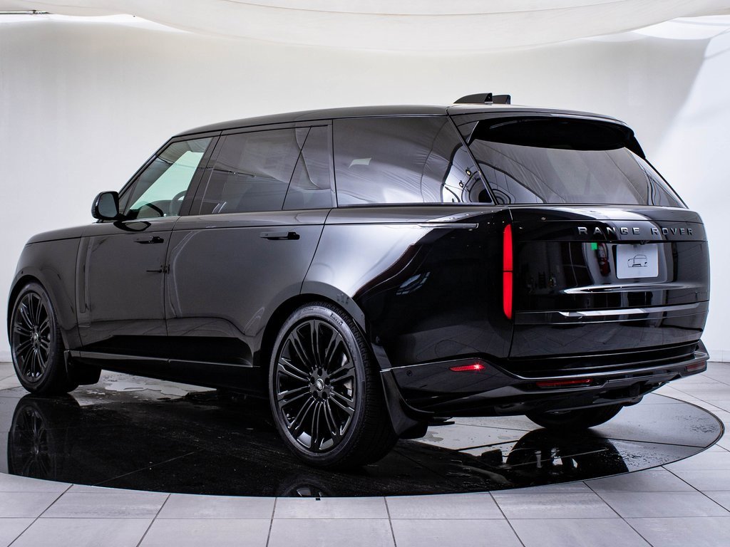 2025 Land Rover Range Rover SE photo 6