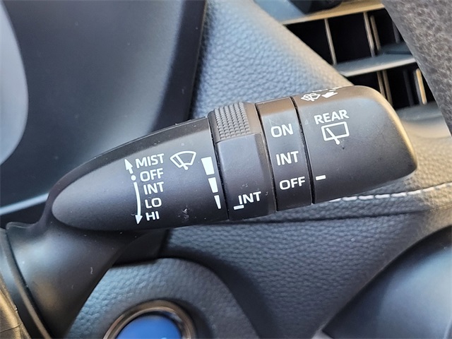 2020 Toyota RAV4 Hybrid XLE photo 30