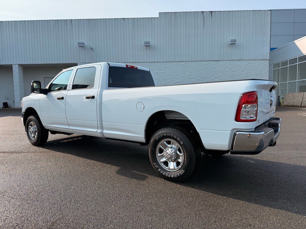 2023 Ram 2500 Tradesman photo 3