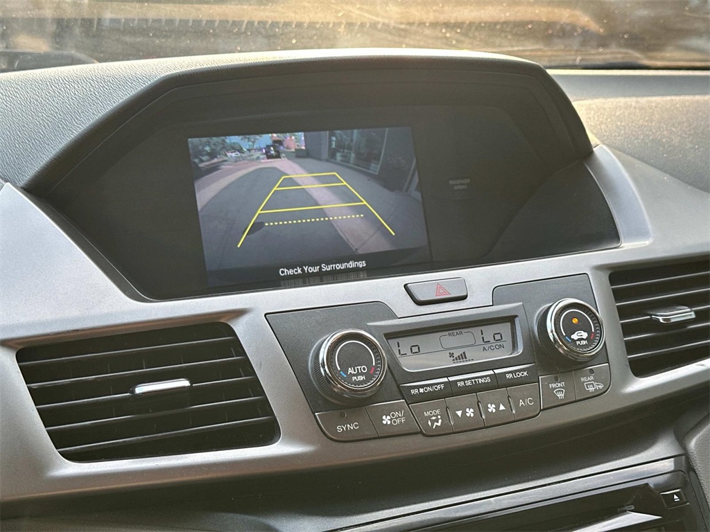 2016 Honda Odyssey SE photo 21