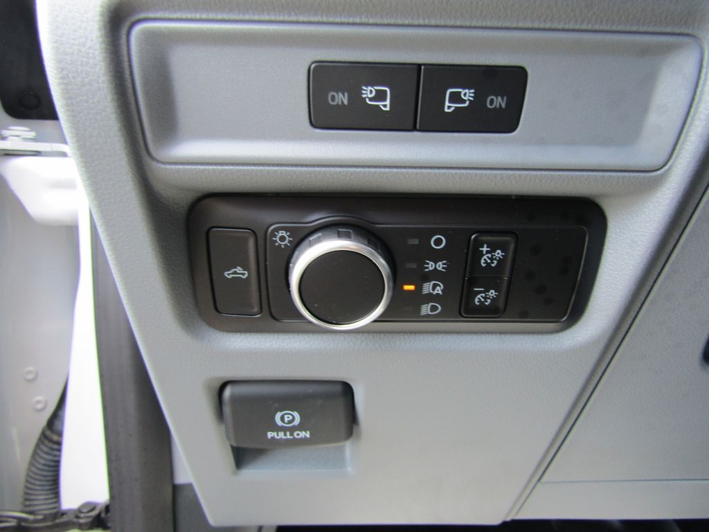2023 Ford F-150 XL photo 11