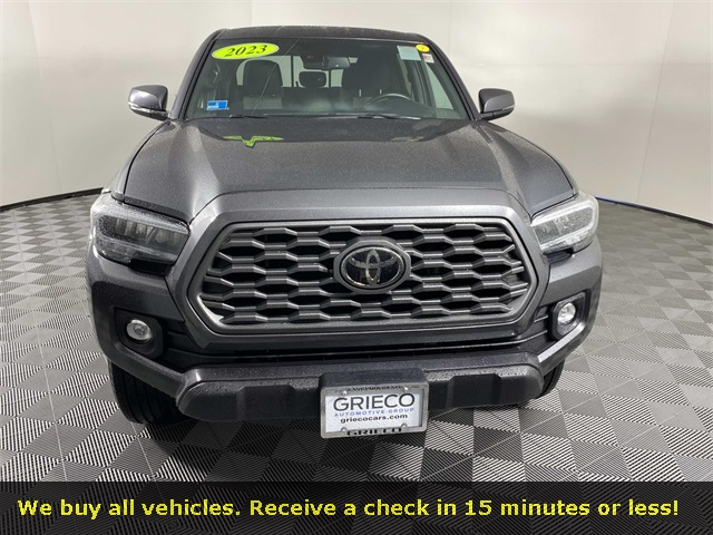 2023 Toyota Tacoma TRD Off-Road photo 2