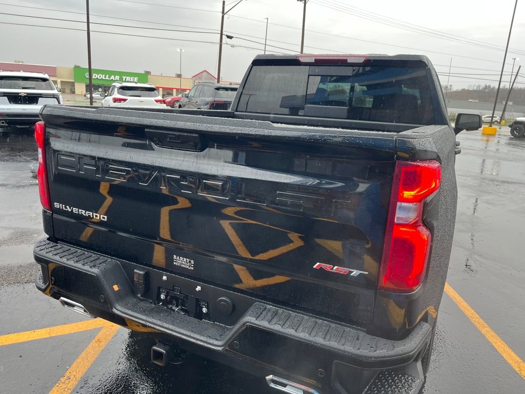 2025 Chevrolet Silverado 1500 RST photo 2