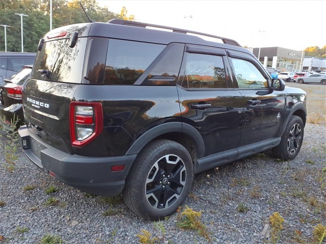 2021 Ford Bronco Sport Outer Banks photo 3