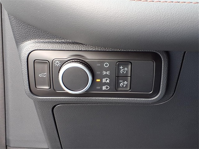 2025 Ford Explorer photo 11