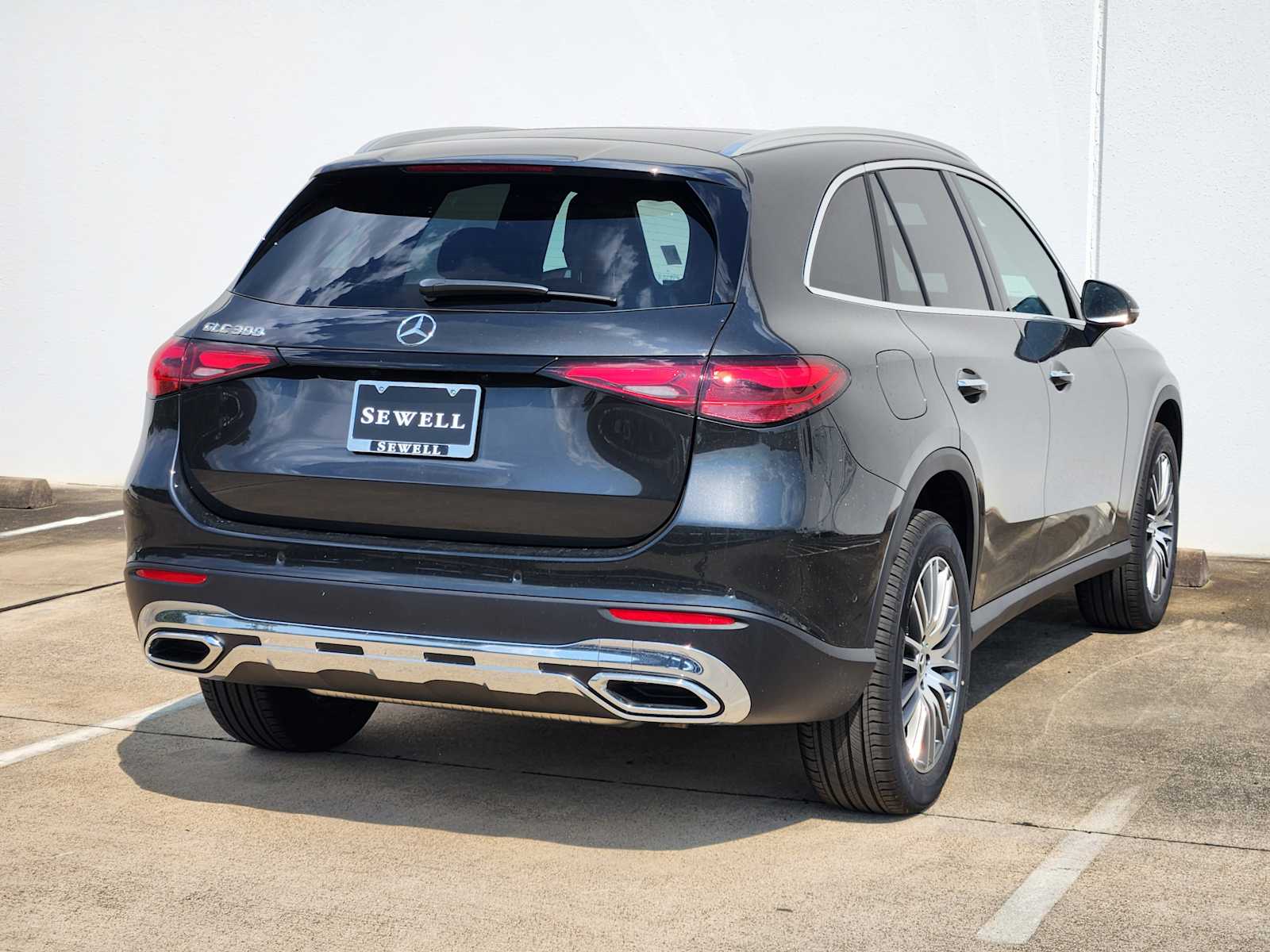 2026 Mercedes Benz GLC 300 photo 3