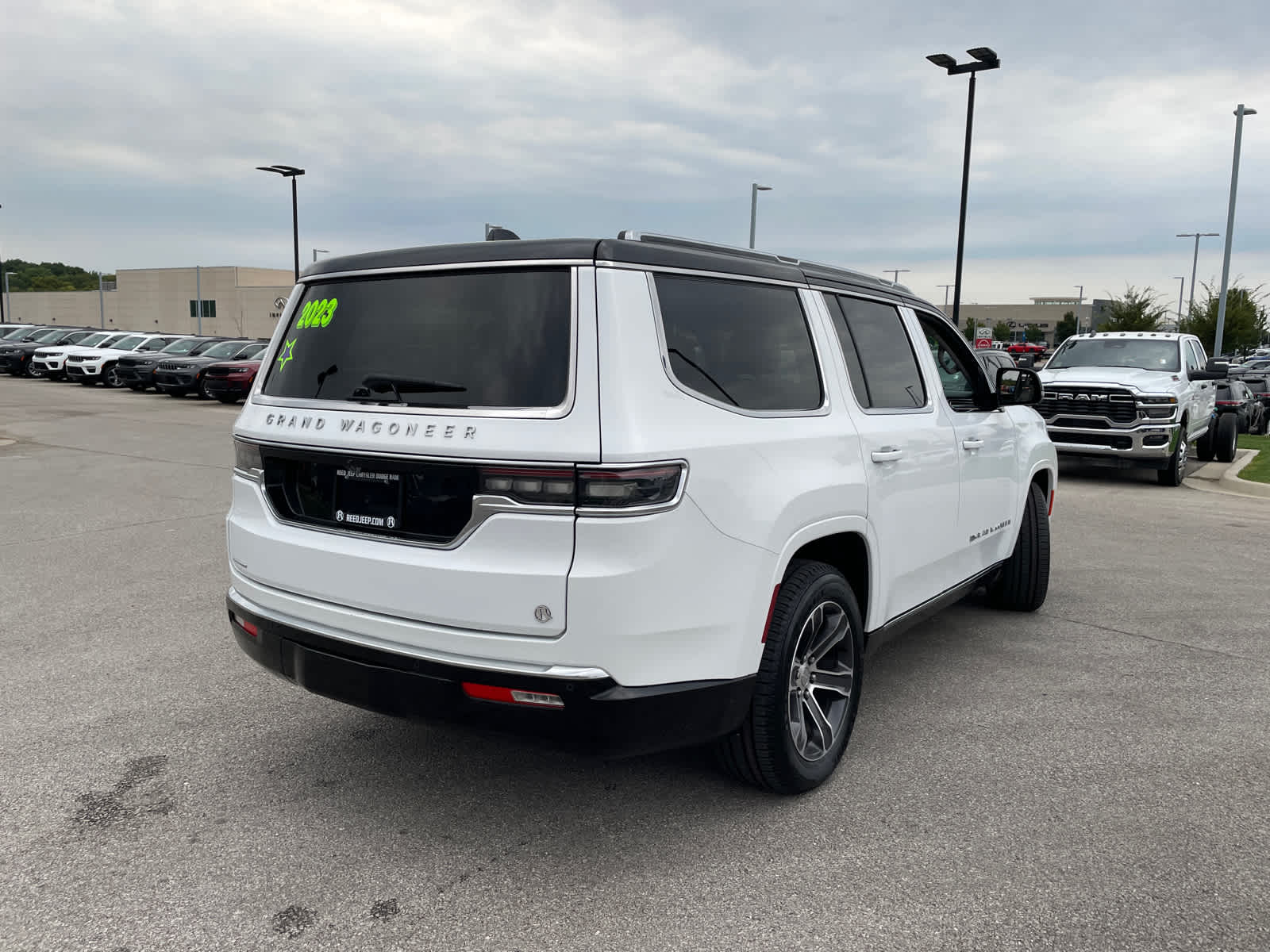 2023 Jeep Grand Wagoneer Base photo 9