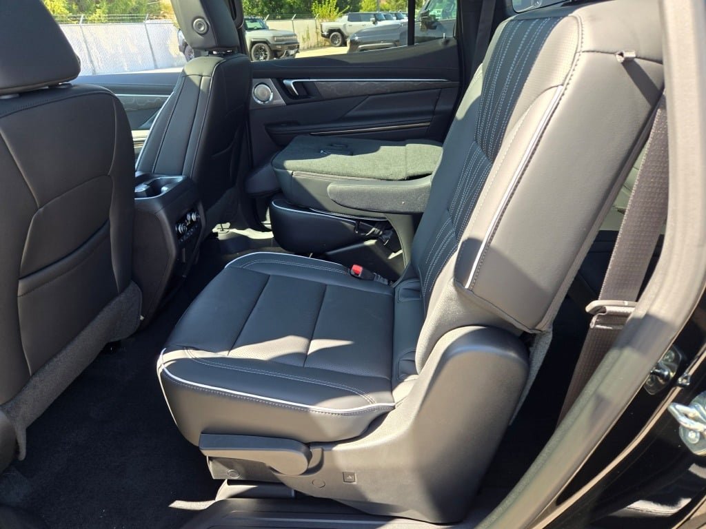 2026 Buick Enclave Avenir photo 14