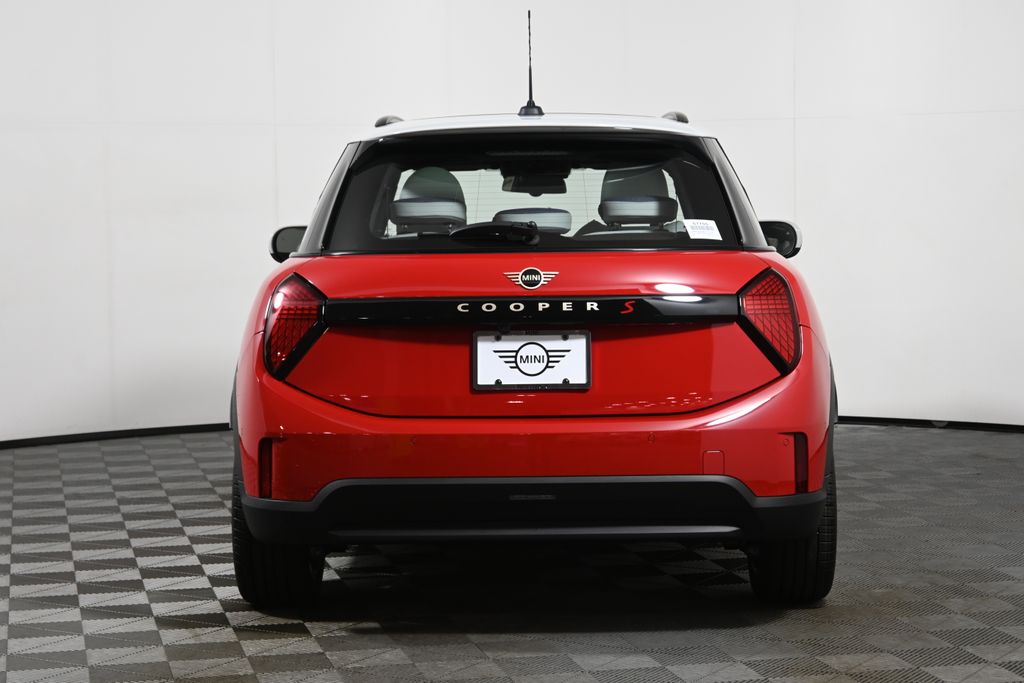 2026 Mini Cooper Hardtop 4 Door Signature photo 5