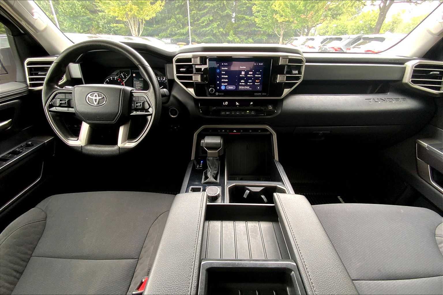 2022 Toyota Tundra SR5 CrewMax photo 13