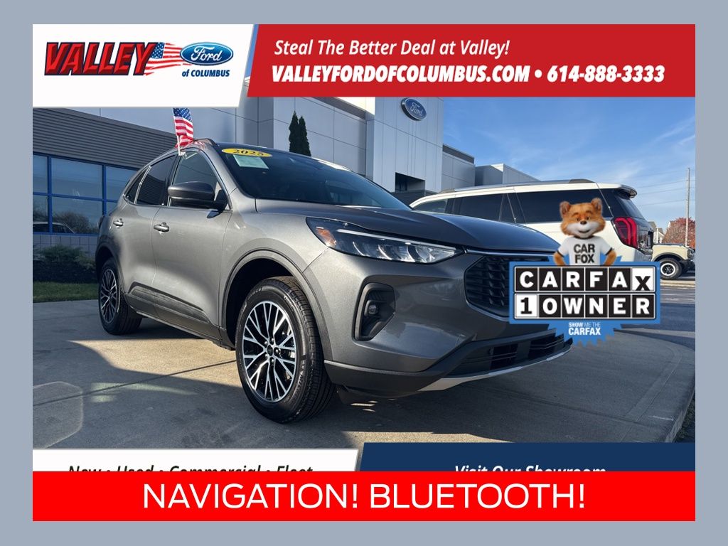 2025 Ford Escape PHEV's photo