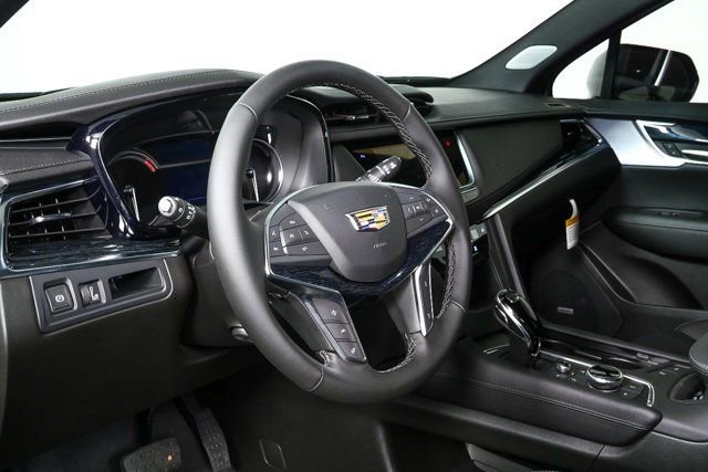 2025 Cadillac XT5 Premium Luxury photo 3