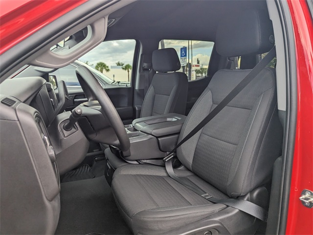 2023 Chevrolet Silverado 1500 Custom photo 5