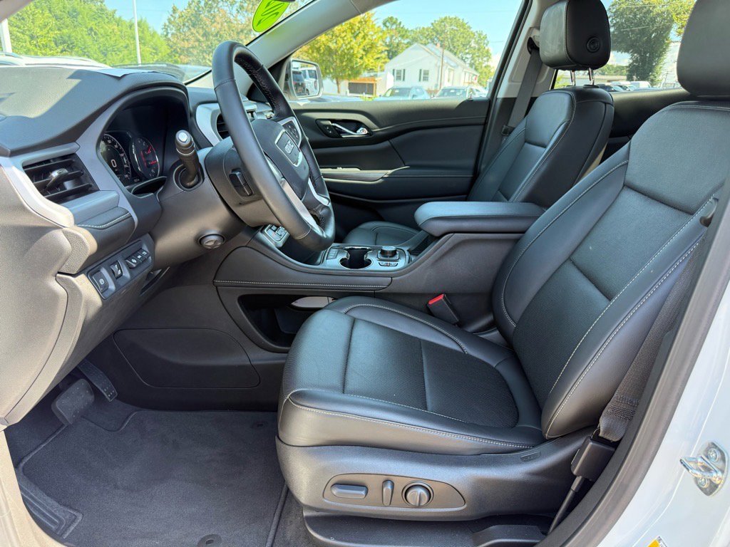 2023 Gmc Acadia SLT Elevation photo 2