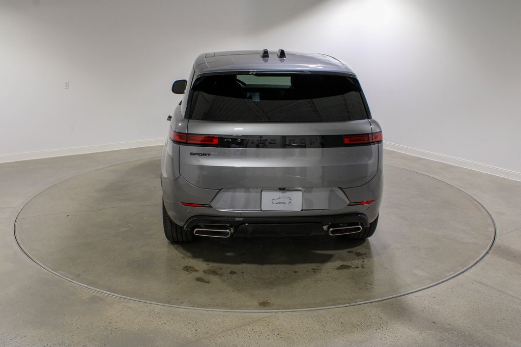 2025 Land Rover Range Rover Sport SE photo 3