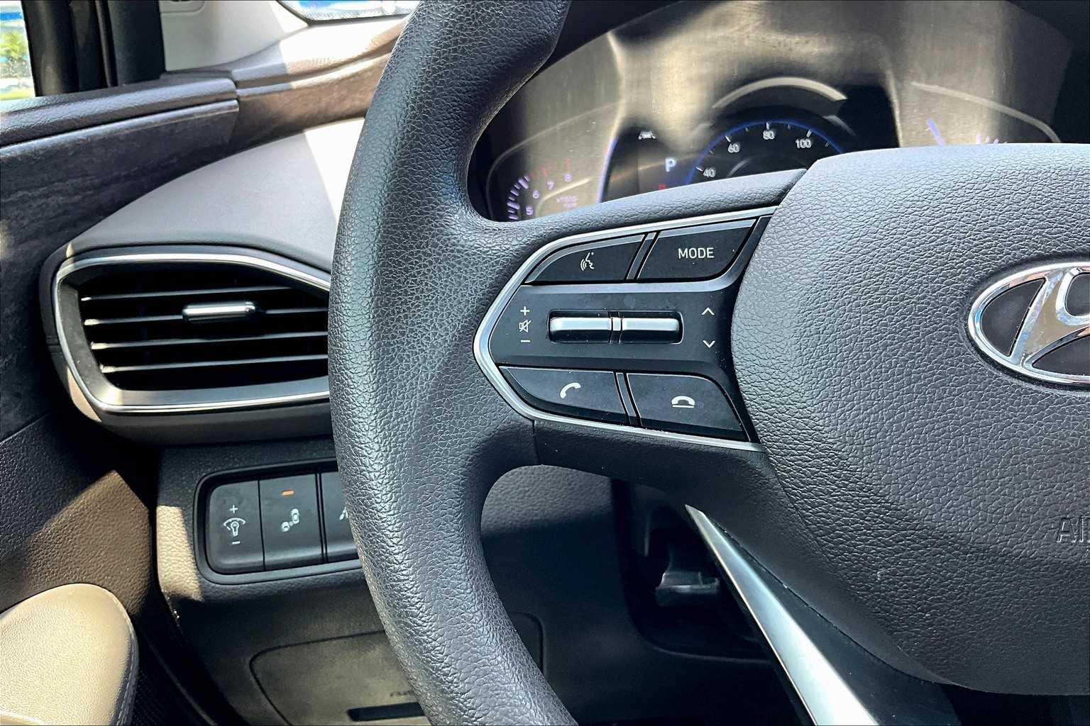 2020 Hyundai Santa Fe SEL photo 15
