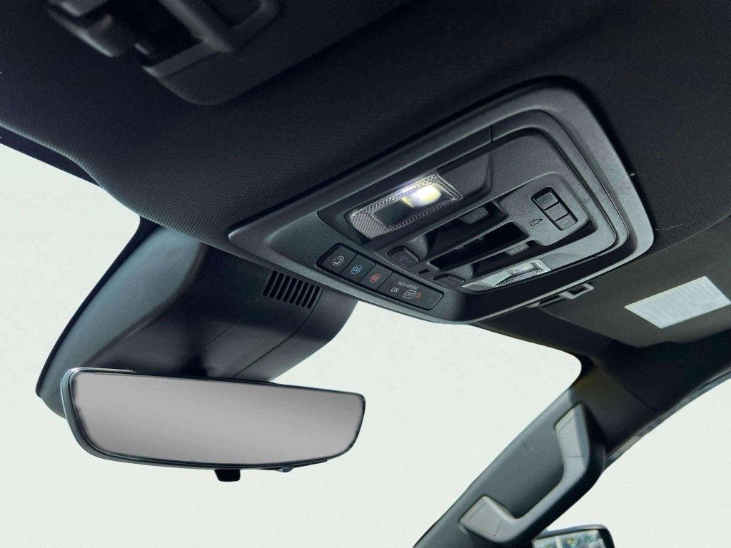 2022 Chevrolet Silverado 1500 High Country photo 16