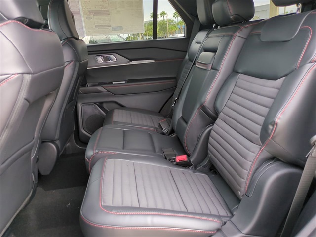 2025 Ford Explorer ST-Line photo 13