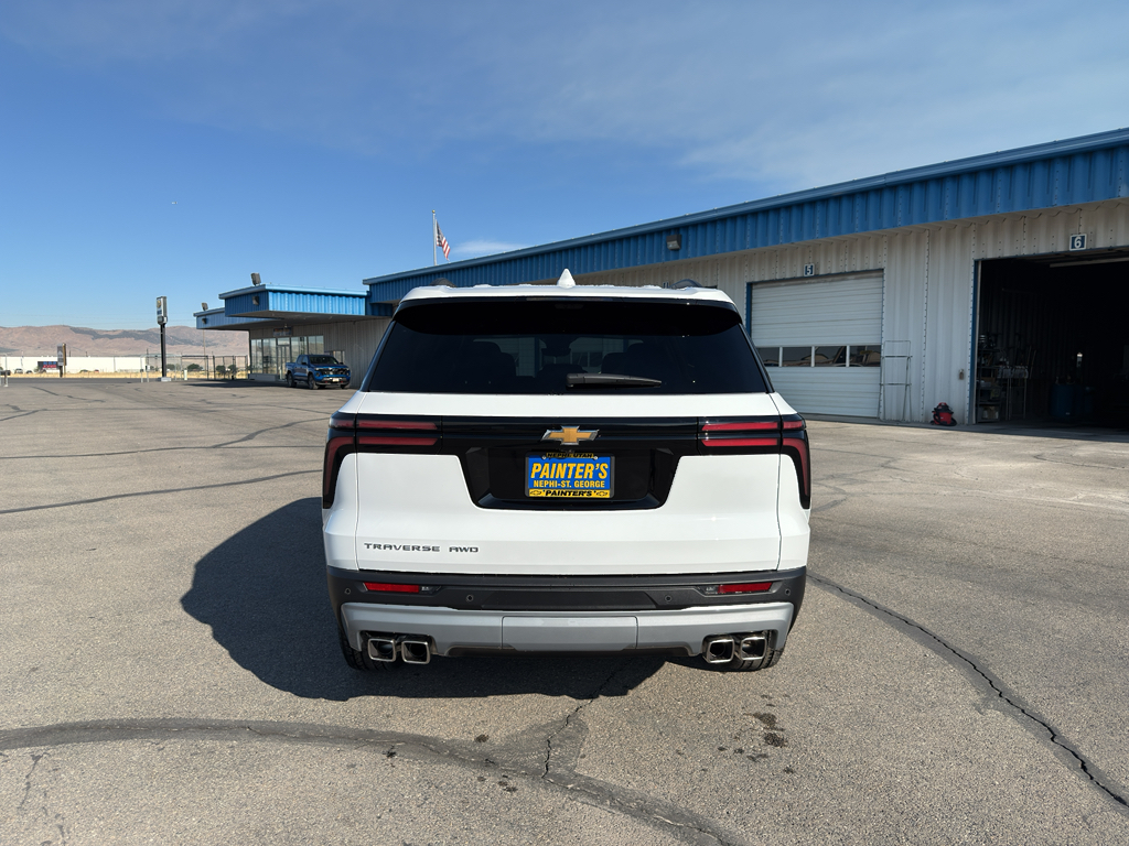 2026 Chevrolet Traverse photo 3