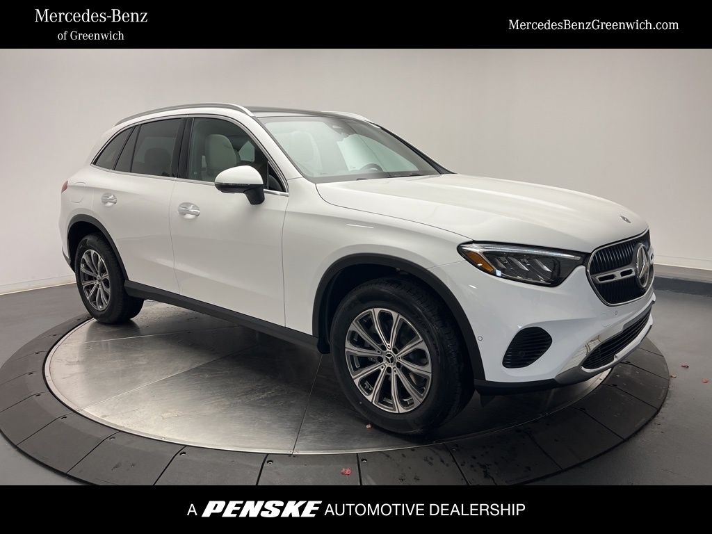 2026 Mercedes-Benz GLC Base's photo