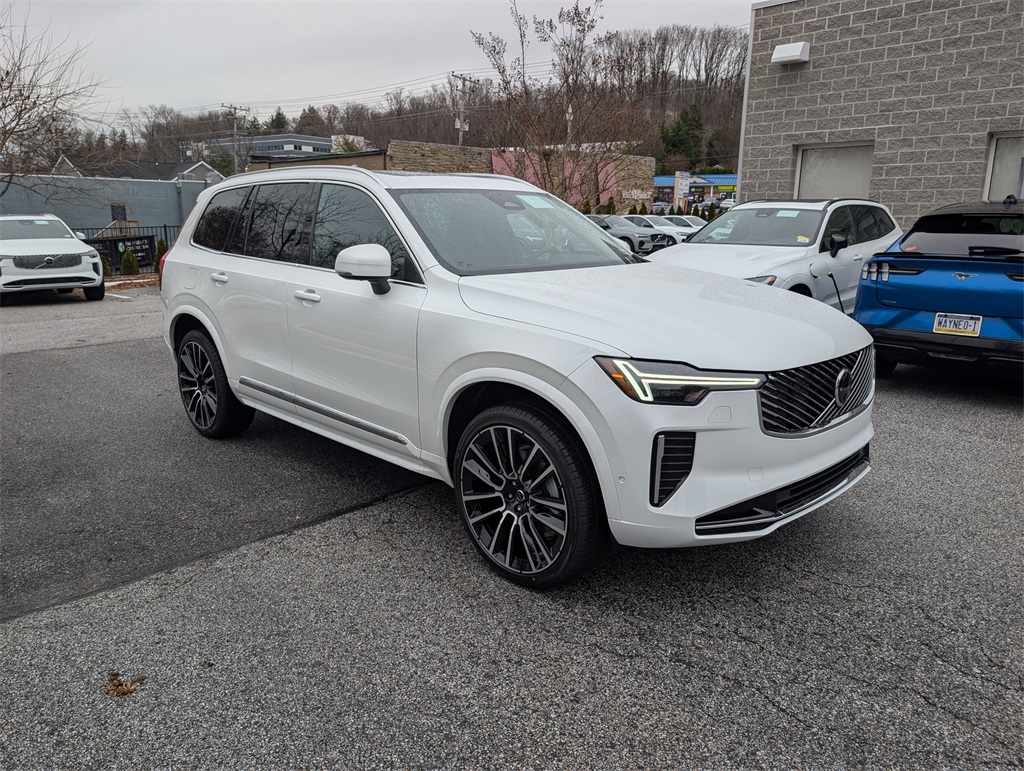 2026 Volvo XC90 Plus's photo