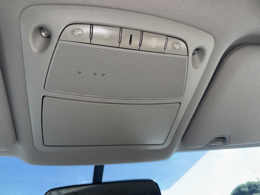 2016 Nissan Rogue SV photo 15