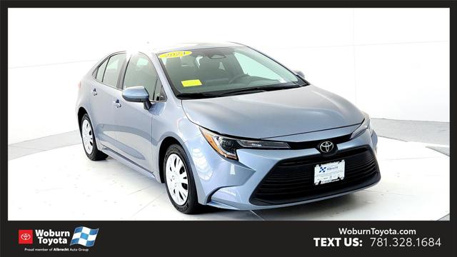 2024 Toyota Corolla LE's photo