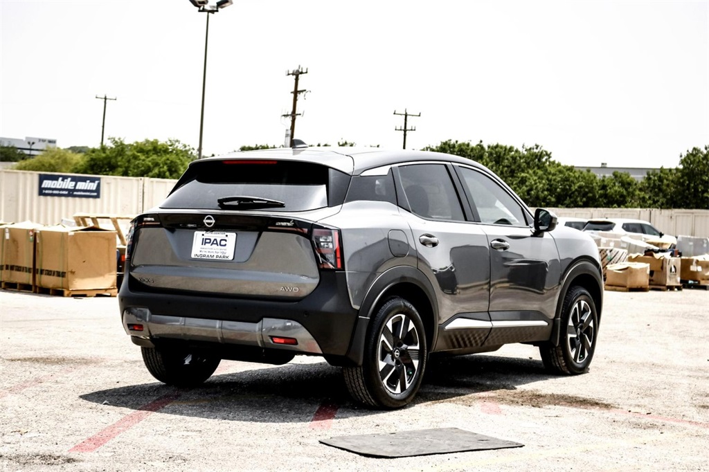 2025 Nissan Kicks SV photo 4