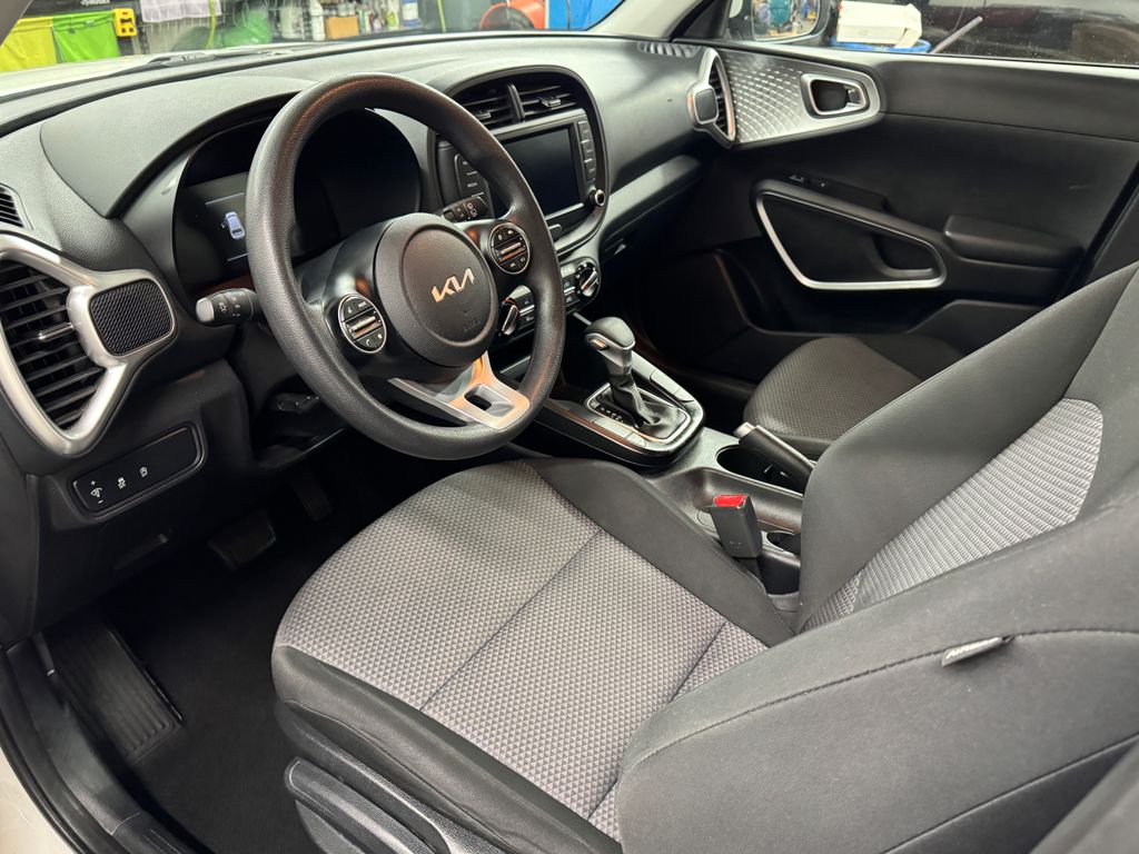2023 Kia Soul LX photo 11