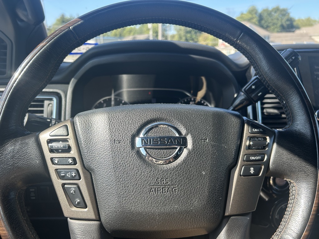 2020 Nissan Titan Platinum Reserve photo 13