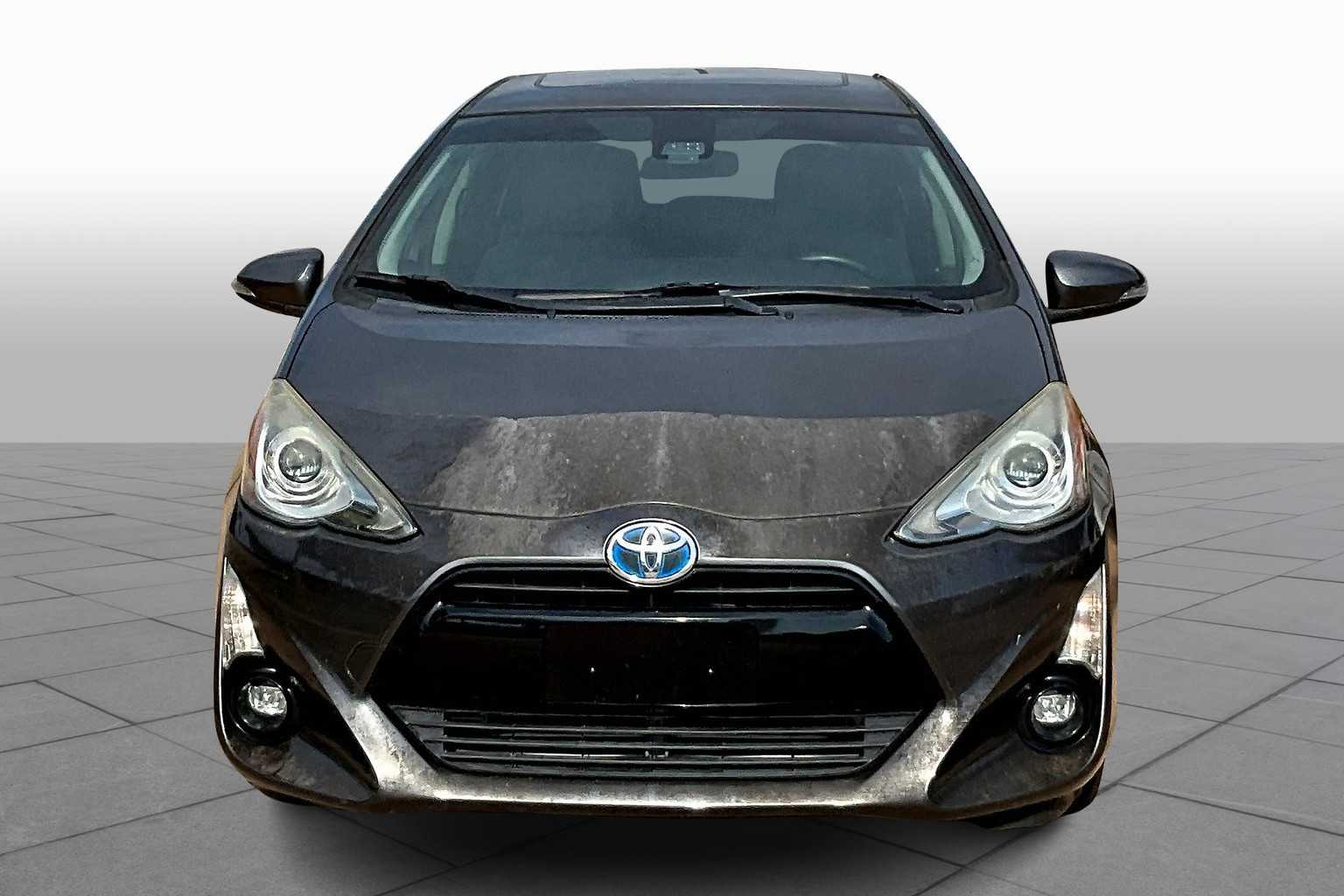 2016 Toyota Prius C Four photo 3