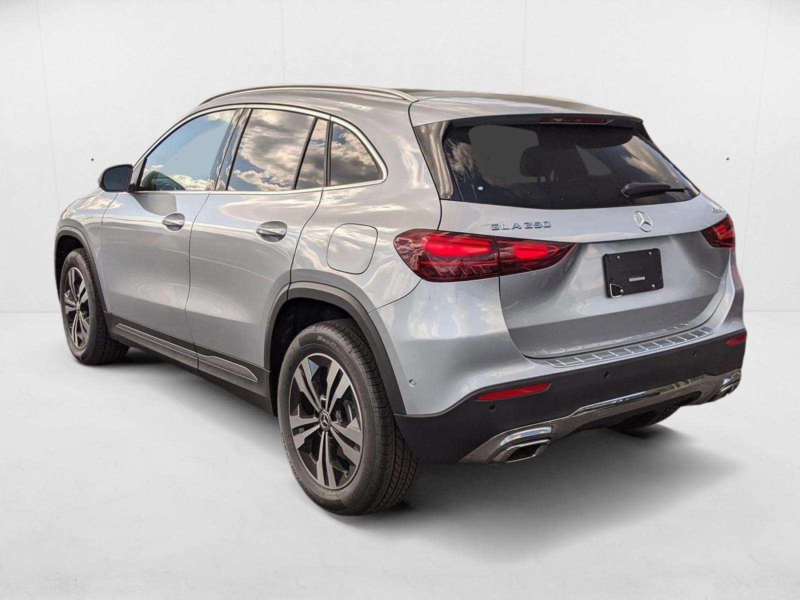 2026 Mercedes Benz GLA 250 4MATIC photo 8
