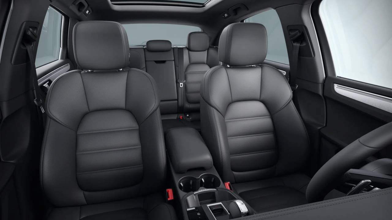 2026 Porsche Macan T photo 7
