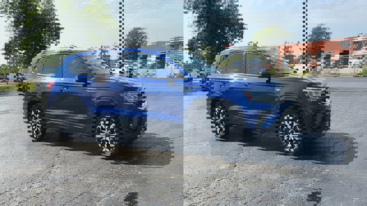 3VVWX7B28NM041897