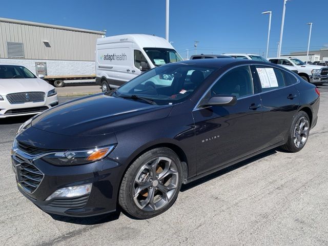 2023 Chevrolet Malibu 1LT photo 2