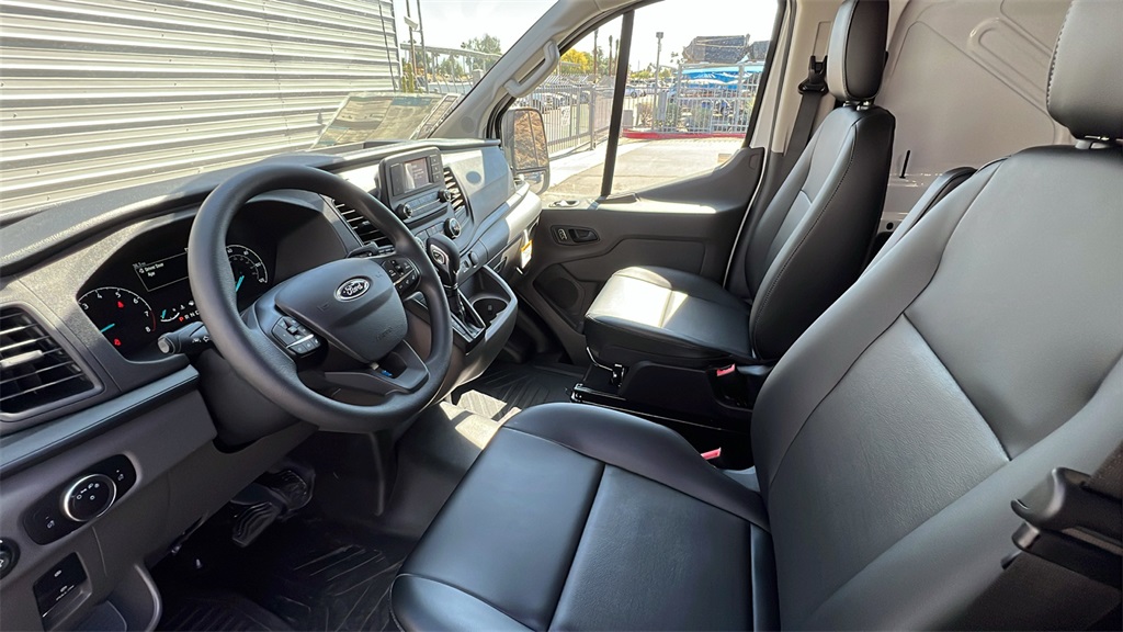 2025 Ford Transit photo 8
