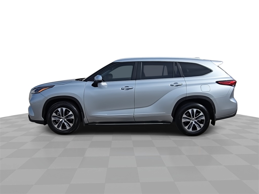 2023 Toyota Highlander XLE photo 4