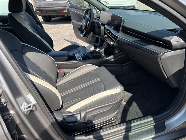 2025 Kia K5 GT-Line photo 24