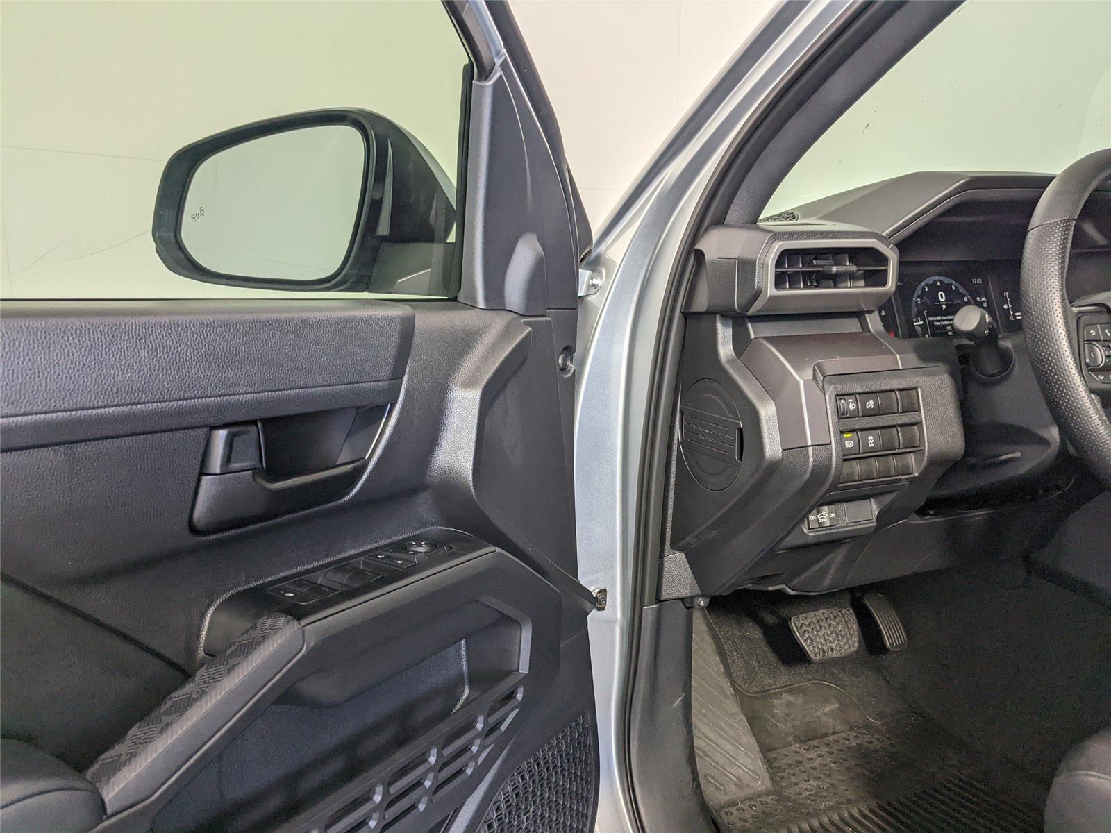 2025 Toyota Tacoma SR5 Double Cab photo 10