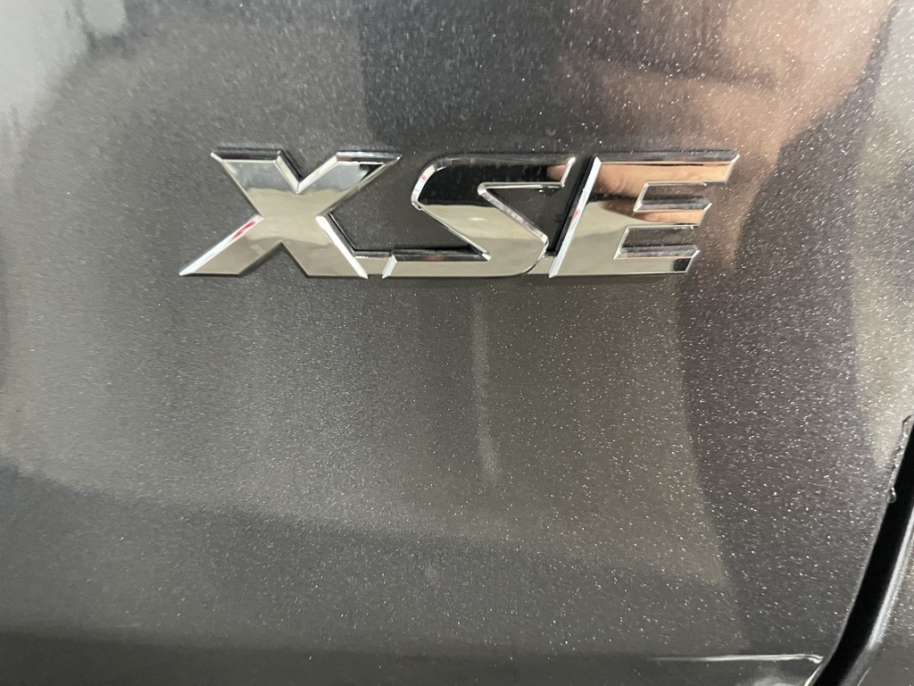 2025 Toyota RAV4 Hybrid XSE photo 17