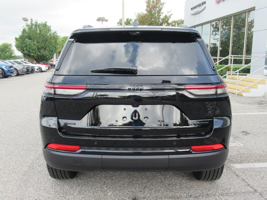 2025 Jeep Grand Cherokee Limited photo 3